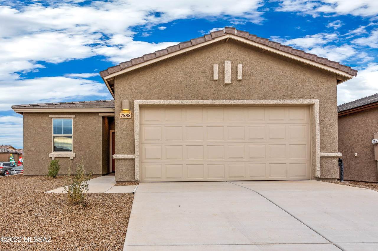 7888 Ivy Hollow Avenue - Photo 1