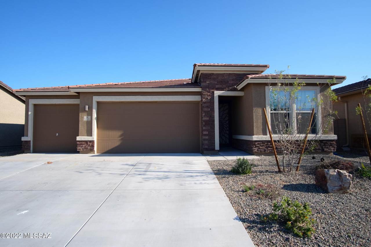 12384 Amberwood Place - Photo 1