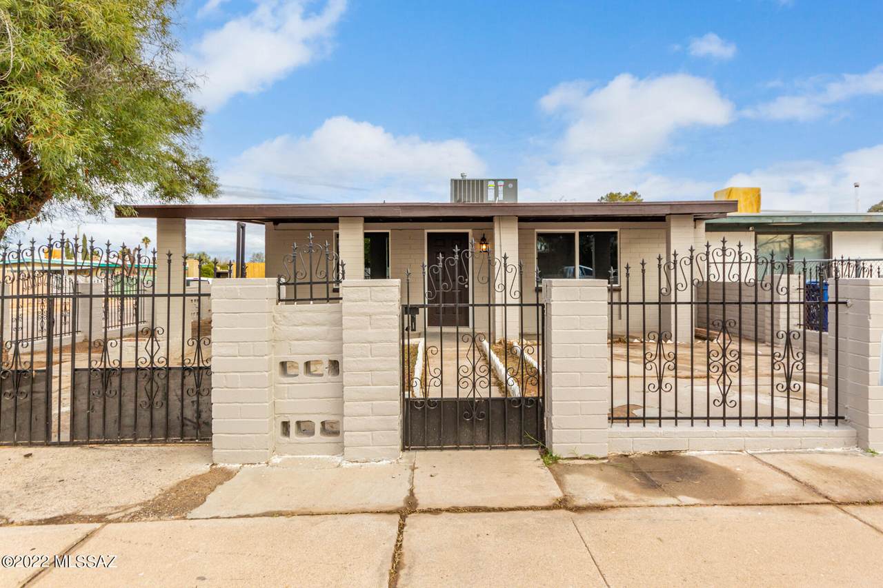 218 Mossman Road - Photo 1