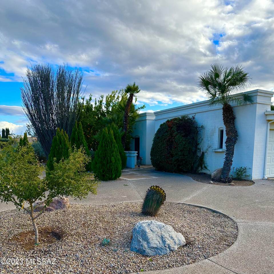 2765 Casas Drive - Photo 1
