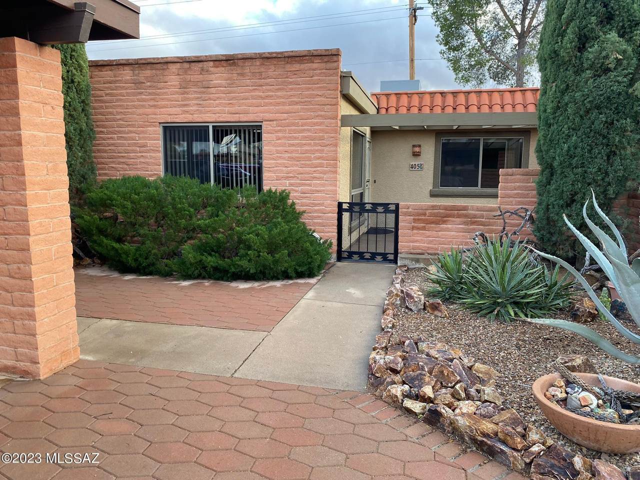 405 Calle De Oro - Photo 1