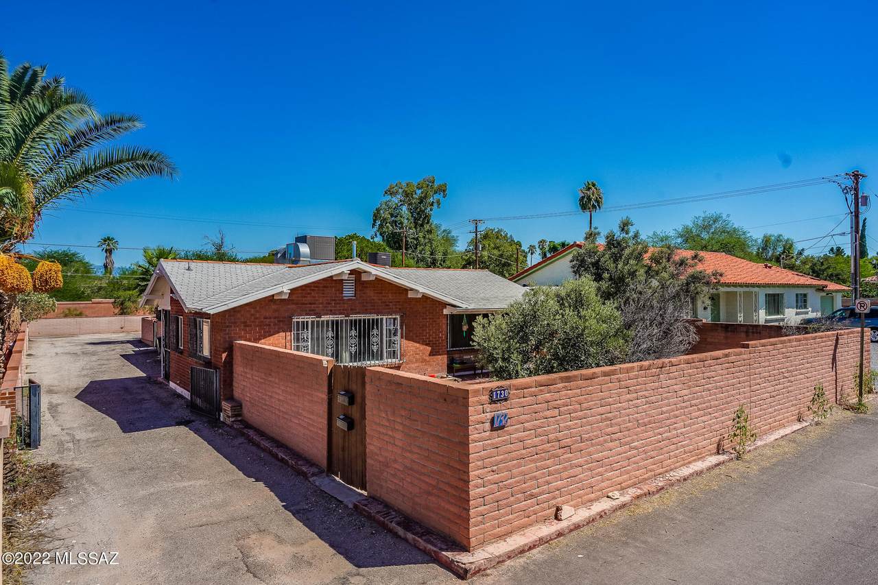 1730 Campbell Avenue - Photo 1