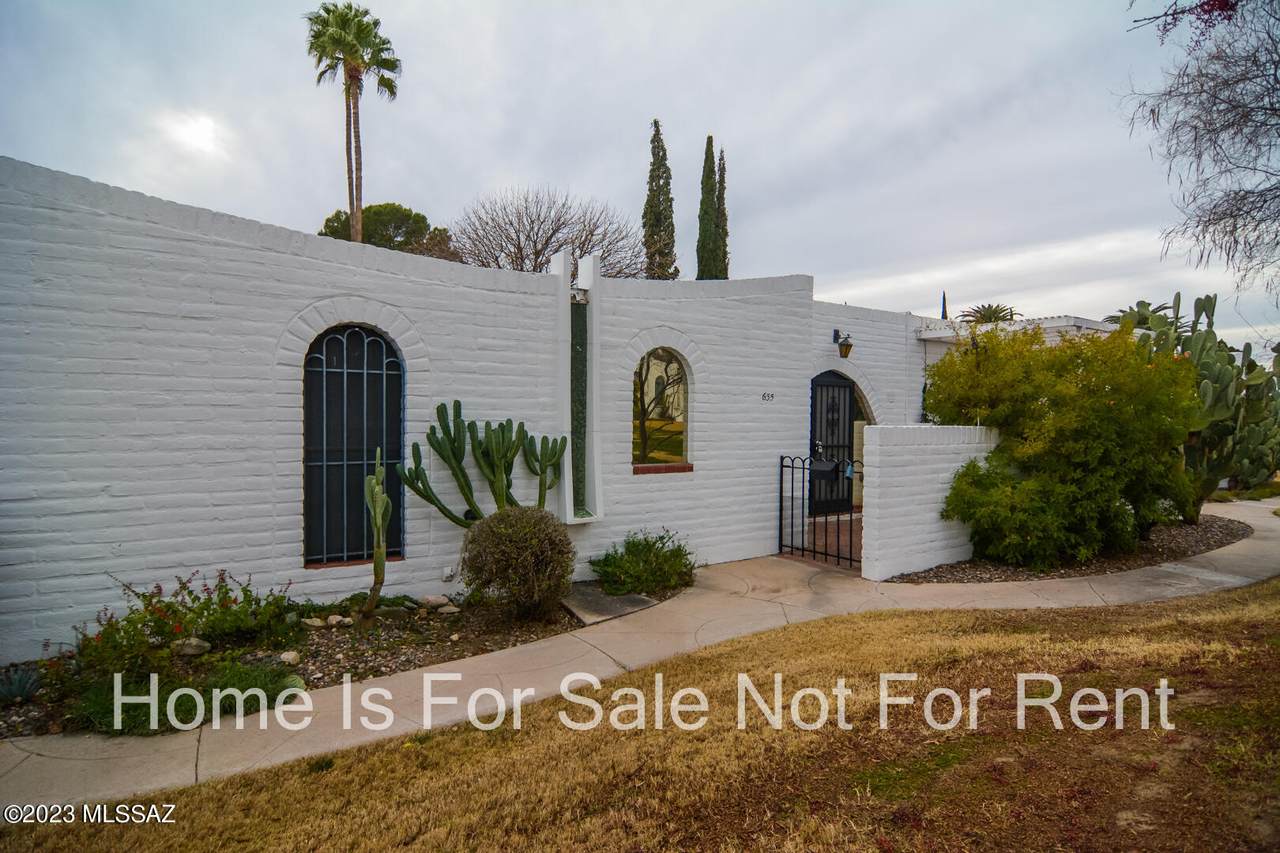 635 Las Lomitas Road - Photo 1