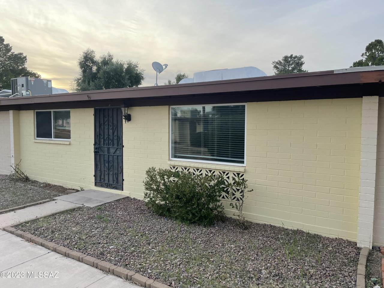 3886 Evergreen Avenue - Photo 1