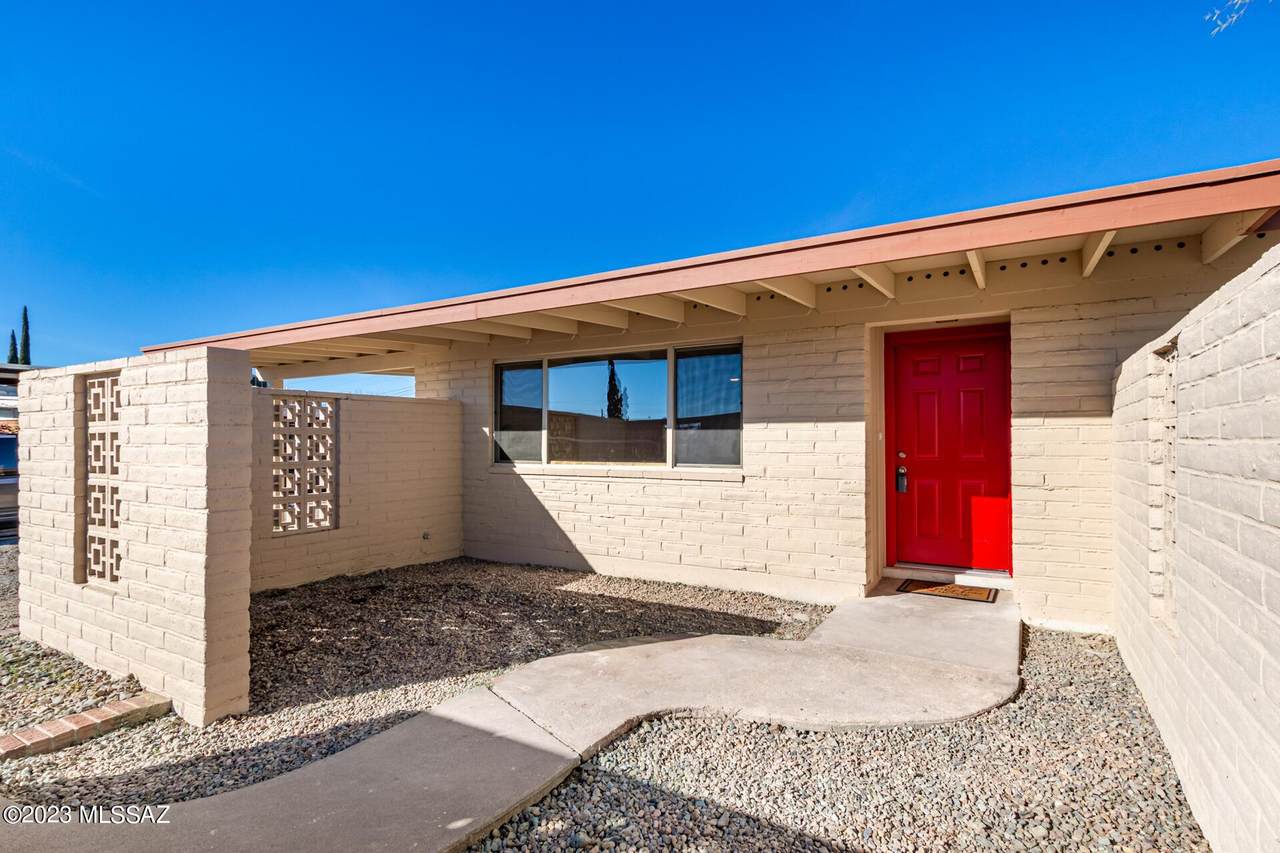 8401 Beverly Street - Photo 1