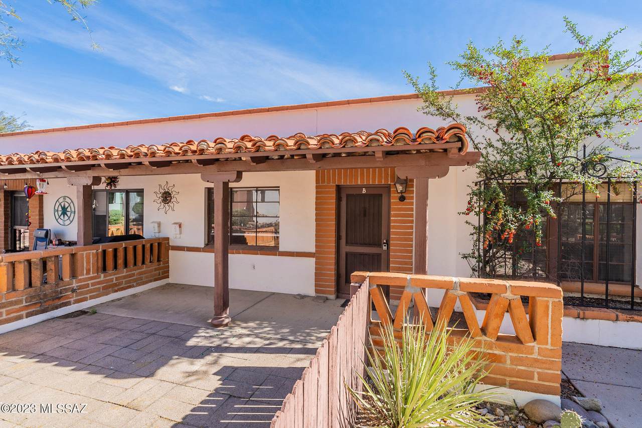 329B Paseo Sarta - Photo 1