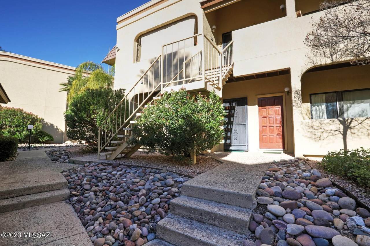 5500 Valley View Road - Photo 1