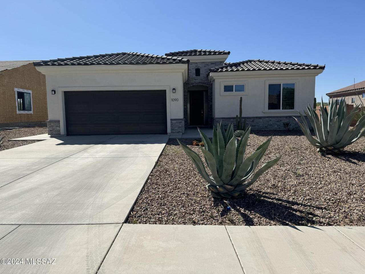 1090 Vista De Los Alamos - Photo 1