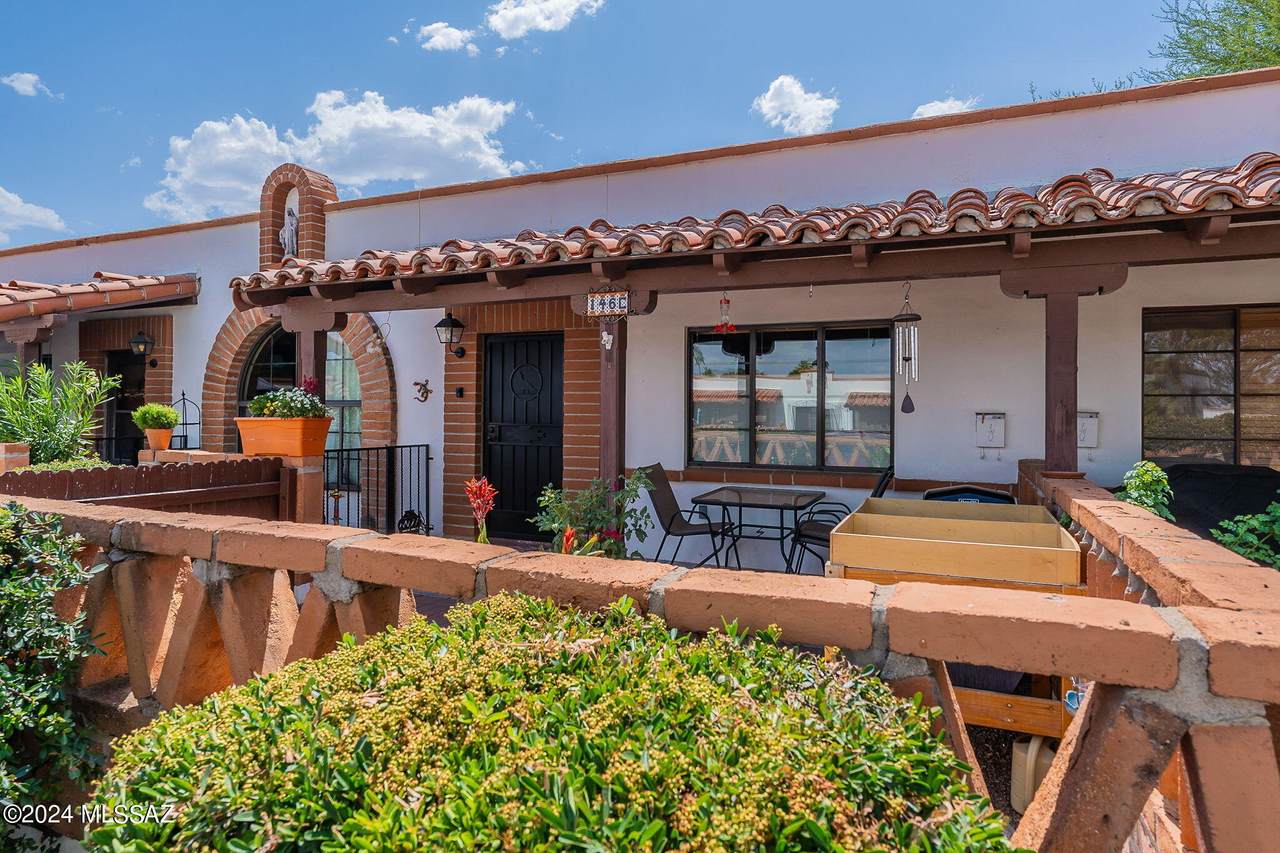 146 Paseo Quinta - Photo 1