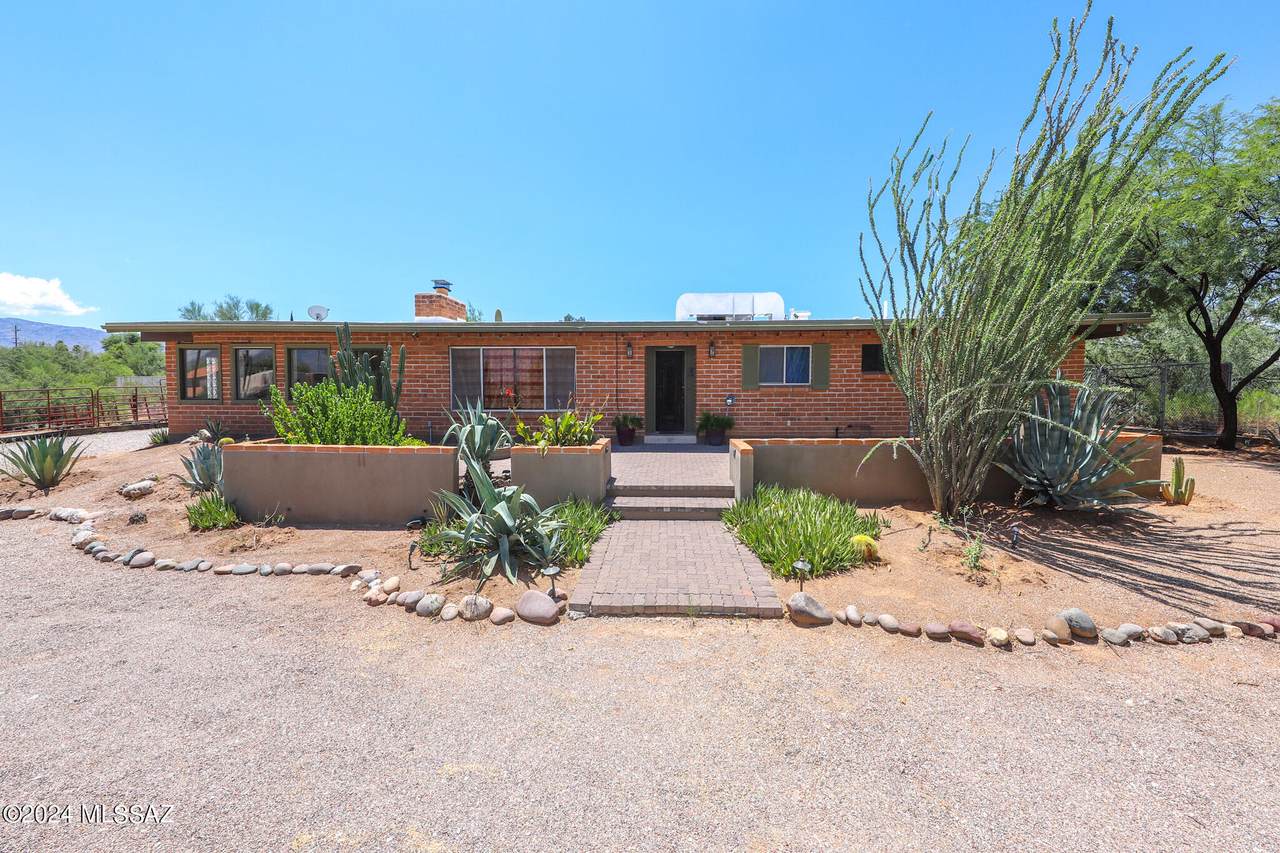 9420 Sierra Street - Photo 1