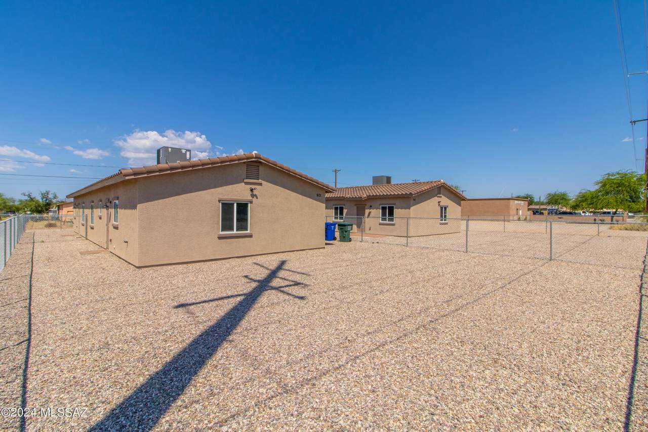 901 36th Street - Photo 1