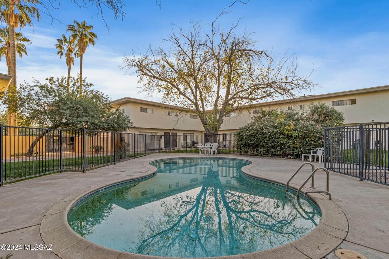 101 University Boulevard - Photo 1
