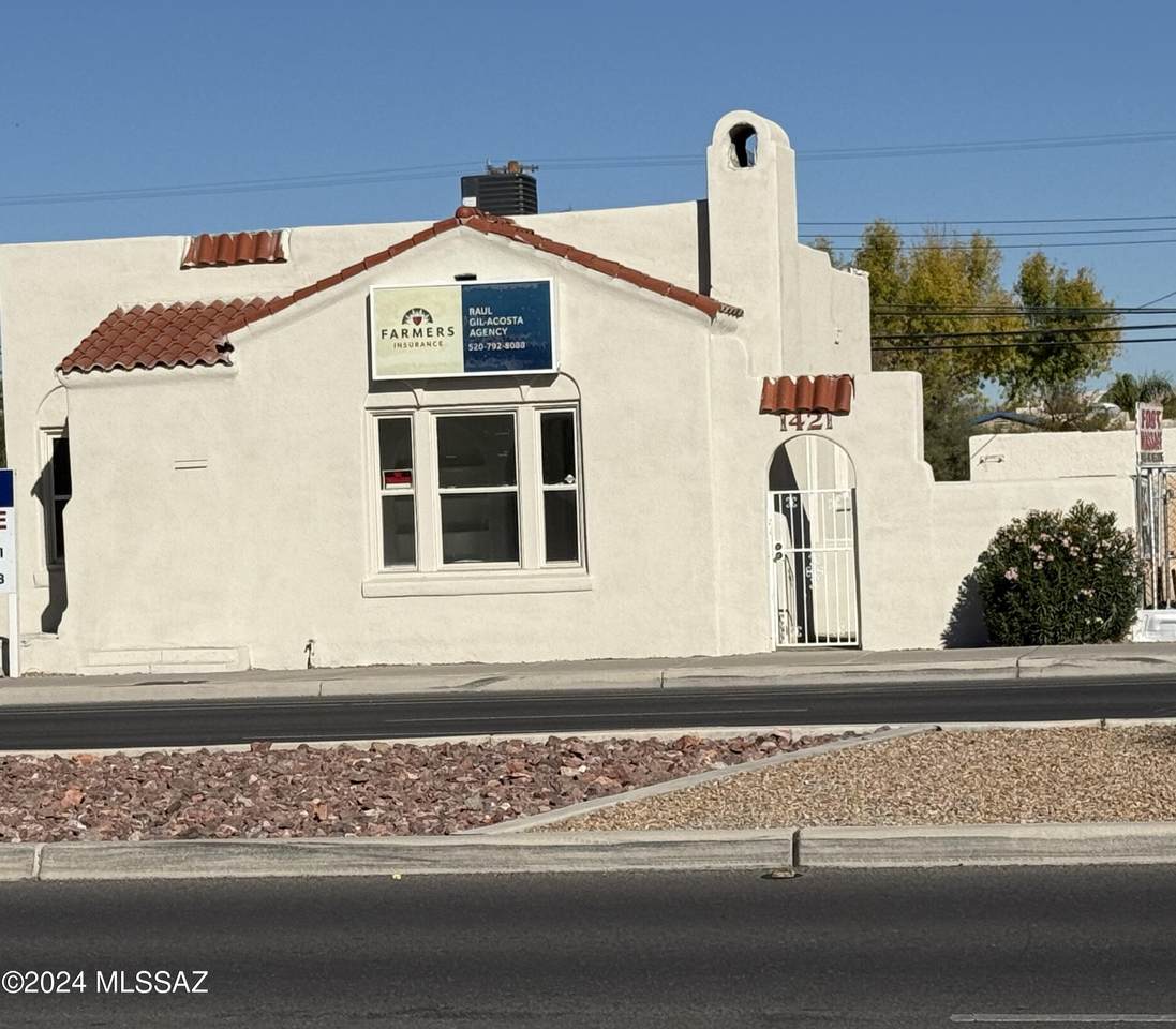 1421 Broadway Boulevard - Photo 1