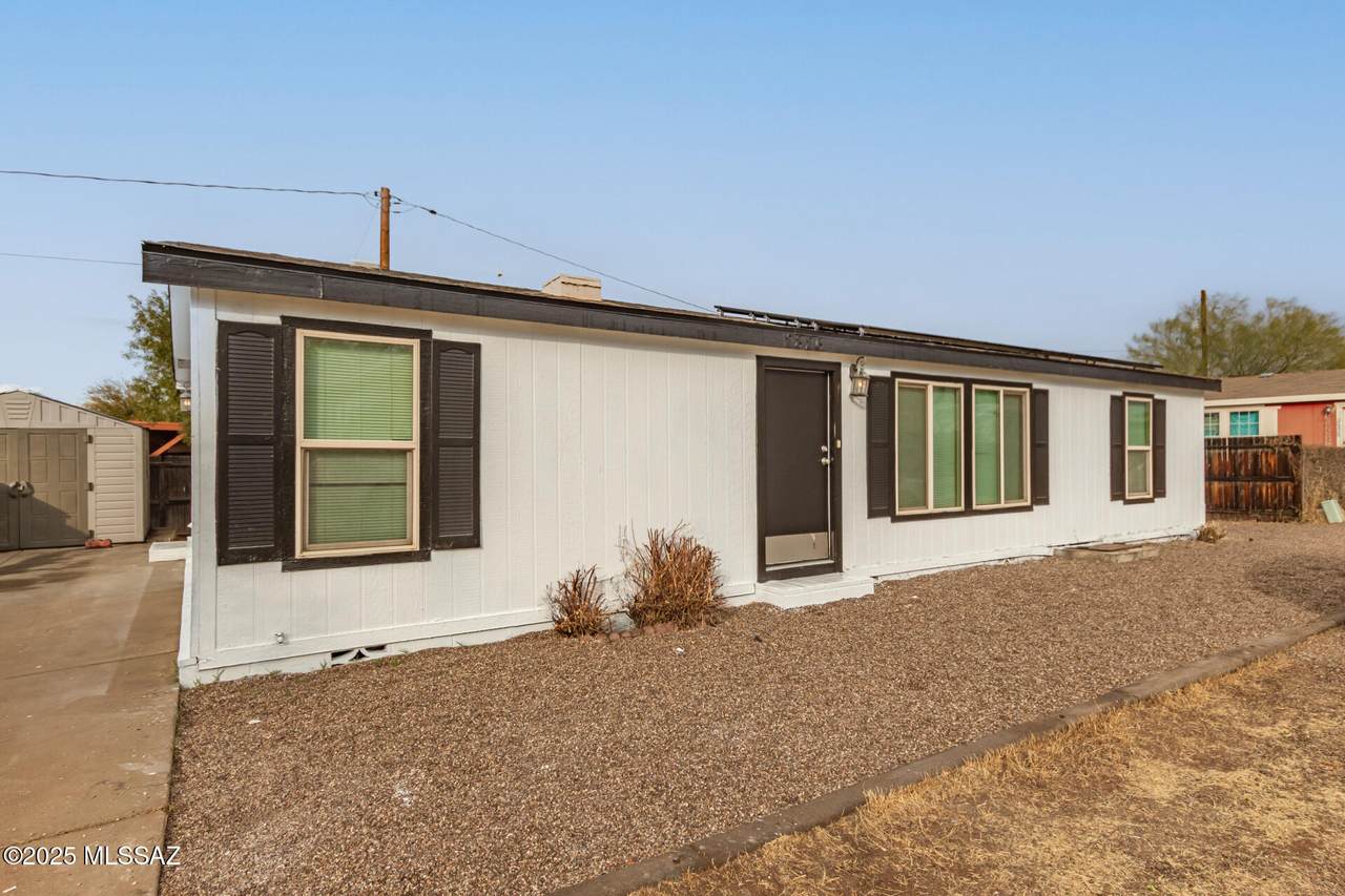 2826 Los Altos Avenue - Photo 1