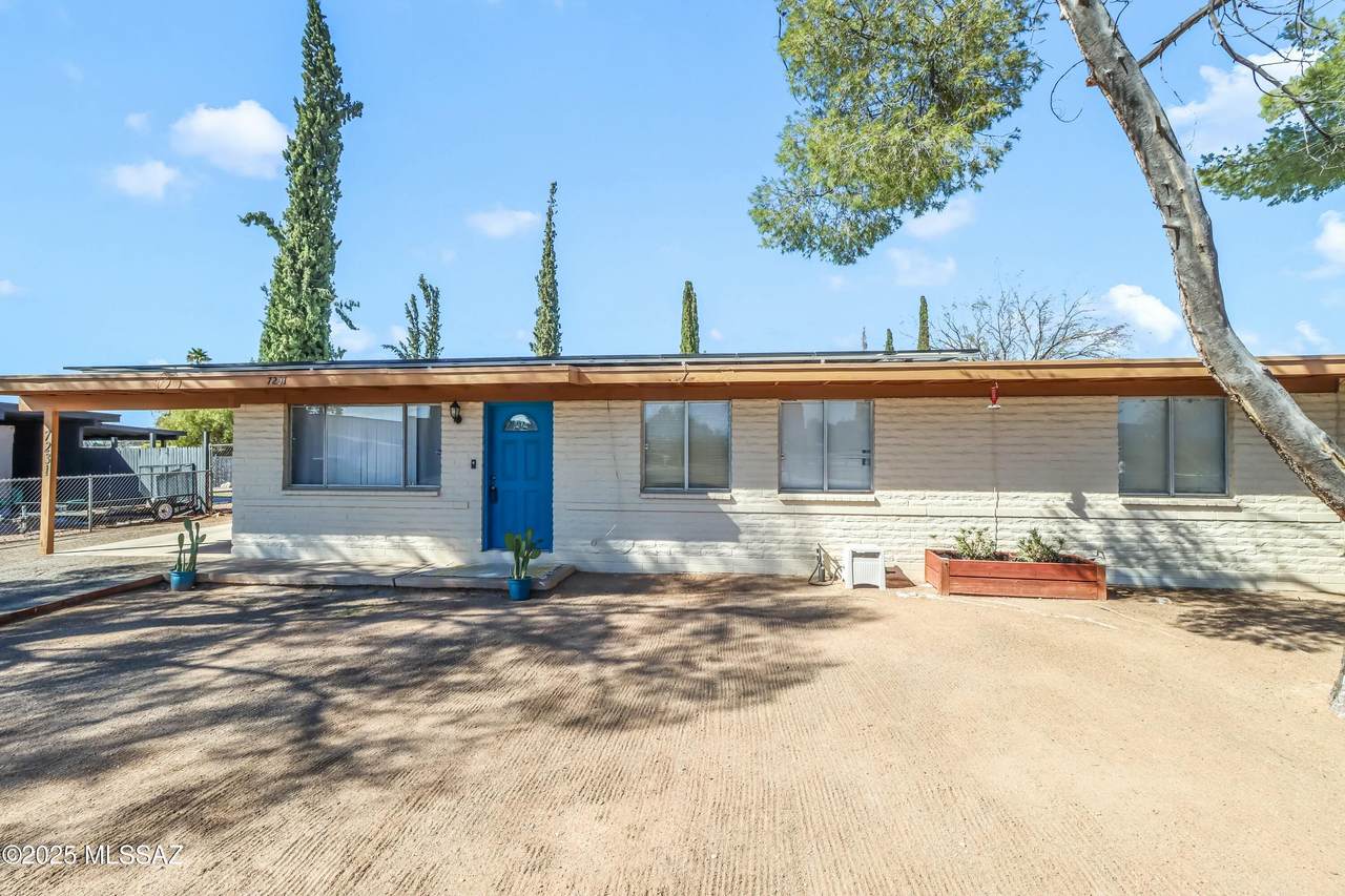 7231 Pomegranate Street - Photo 1