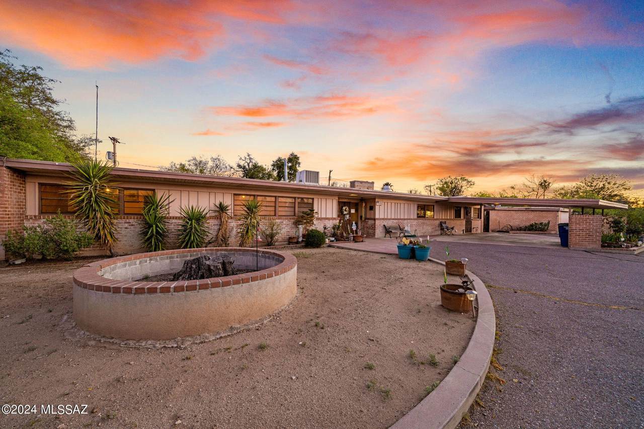 2330 Waverly Street - Photo 1