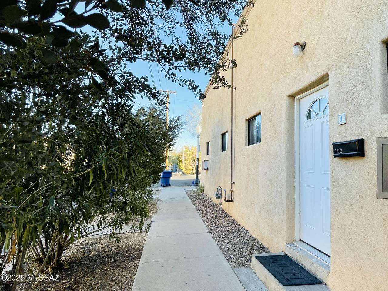 702 9Th Street - Photo 1