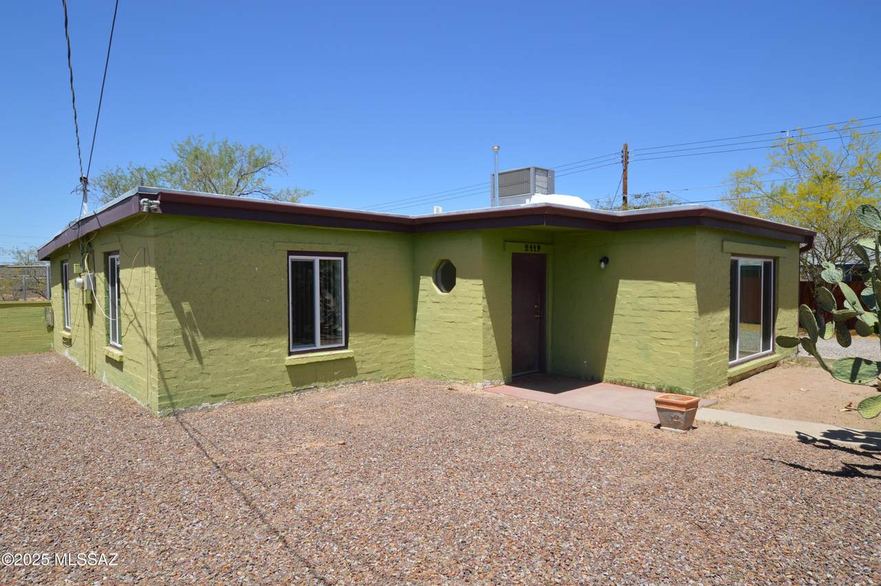 2119 Catalina Avenue - Photo 1