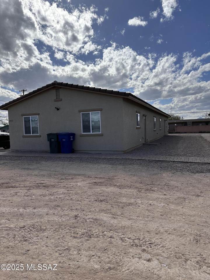 328 24th Street - Photo 1