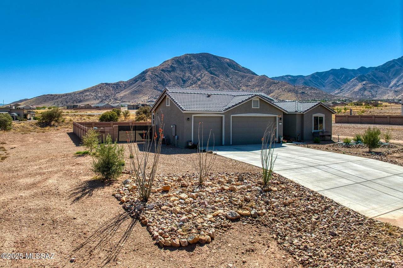 10100 Vaquero Lane - Photo 1