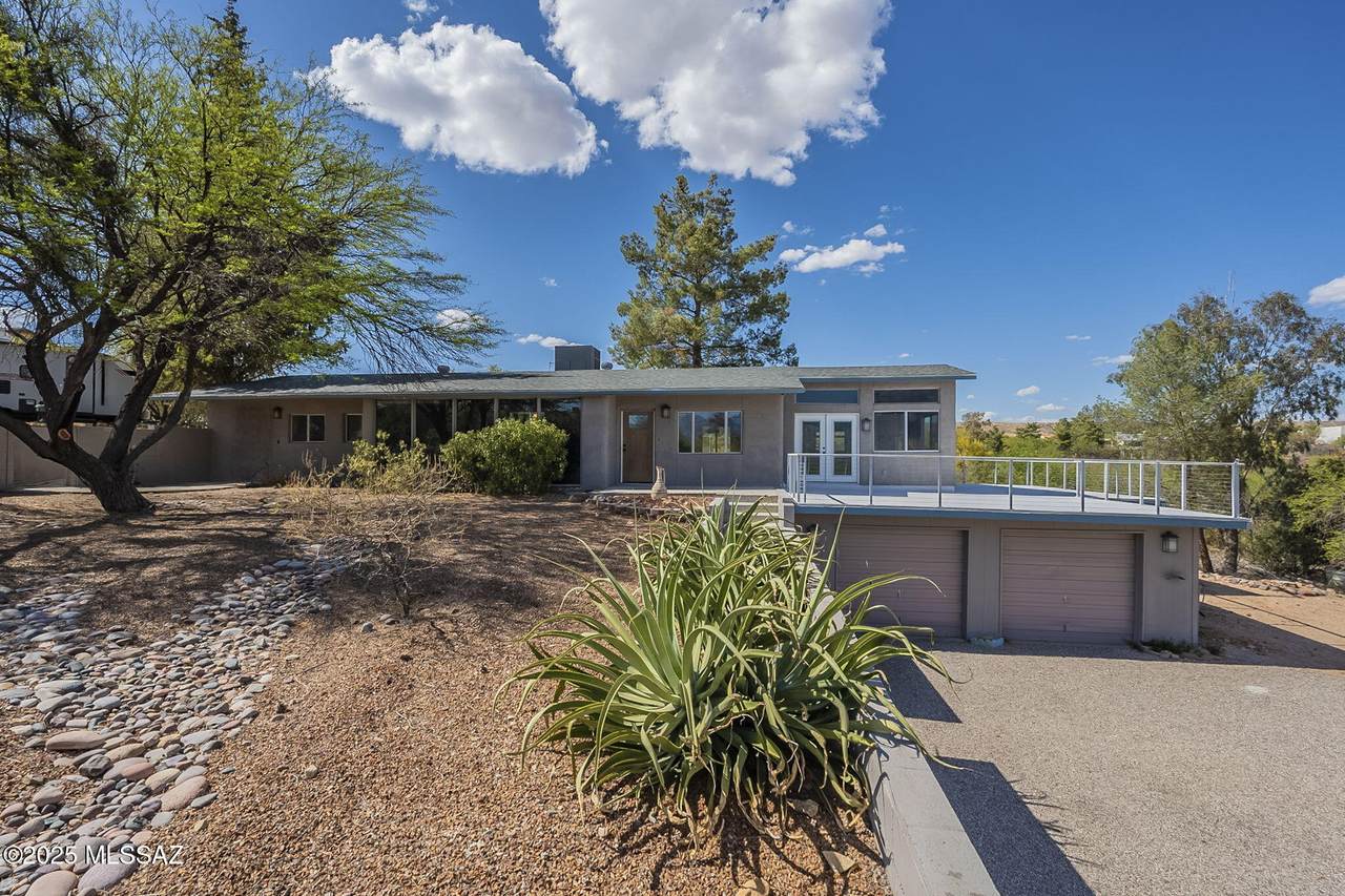 63960 Condalia Place - Photo 1