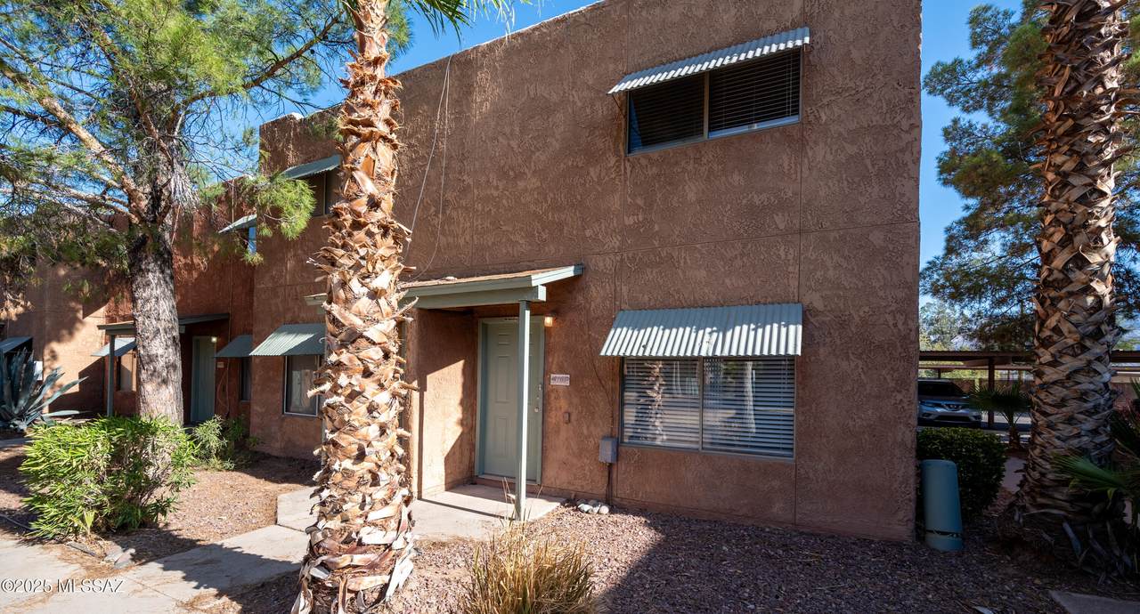 2950 Alvernon Way - Photo 1