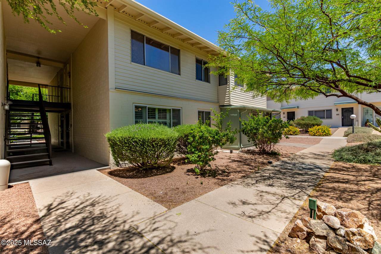 8150 Broadway Boulevard - Photo 1