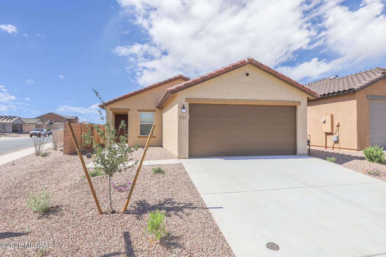 9122 Red Bluff Court - Photo 1