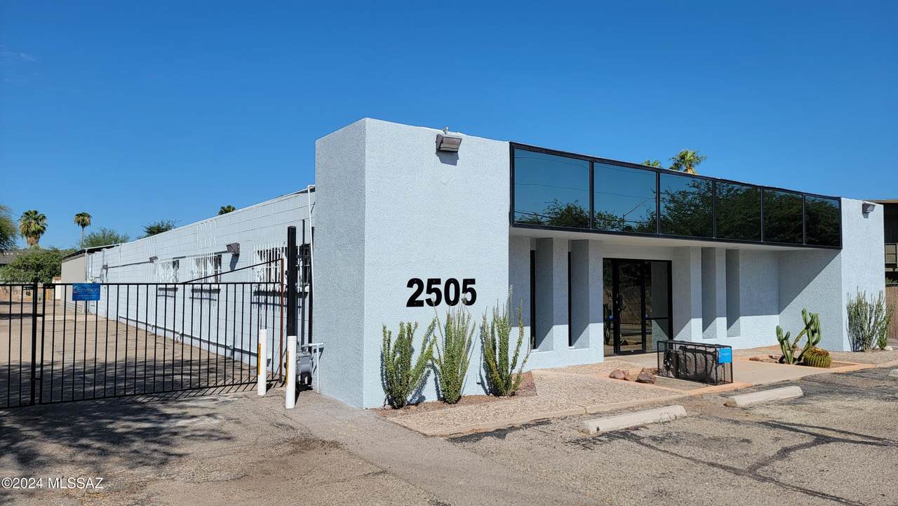 2505 Alvernon Way - Photo 1