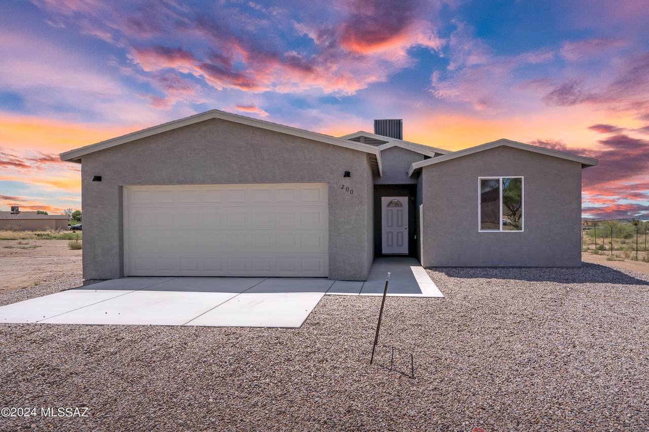 245 Atlanta Place - Photo 1