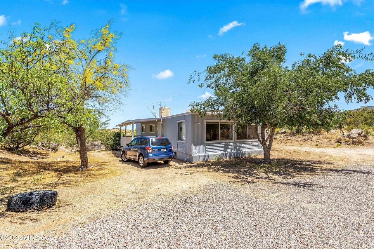 2040 Beverly Circle - Photo 1