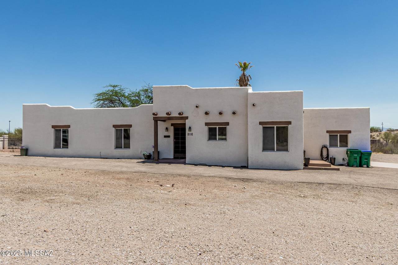 5040 Camino De Oeste - Photo 1