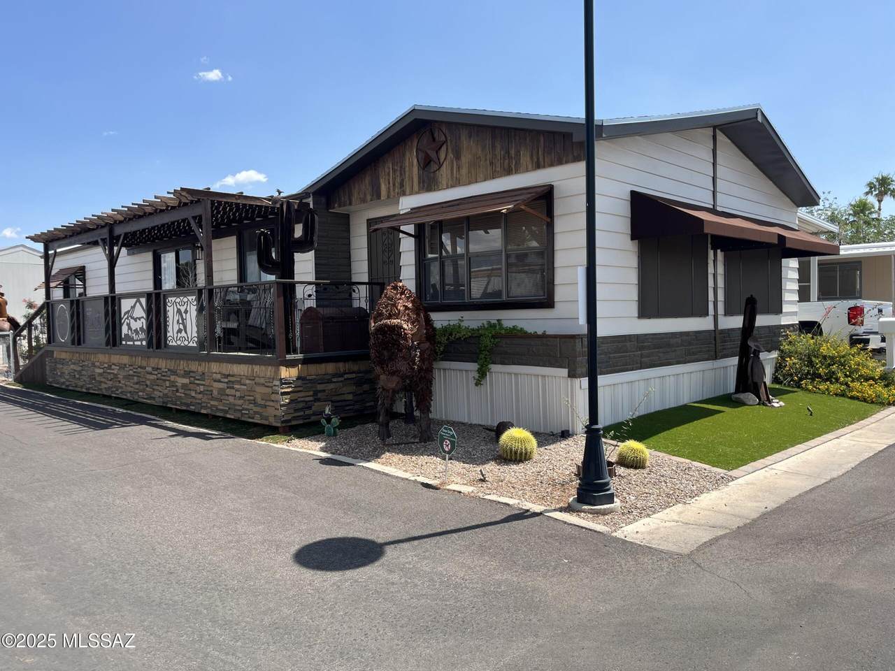 3833 Fairview Avenue - Photo 1