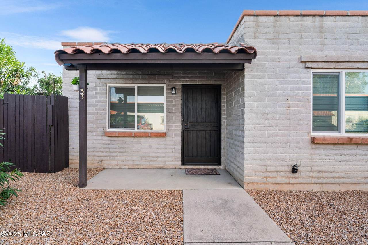 211 Roger Road - Photo 1
