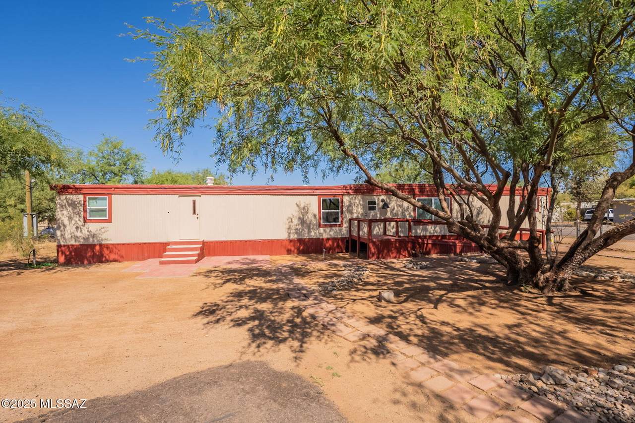17111 Country Club Road - Photo 1