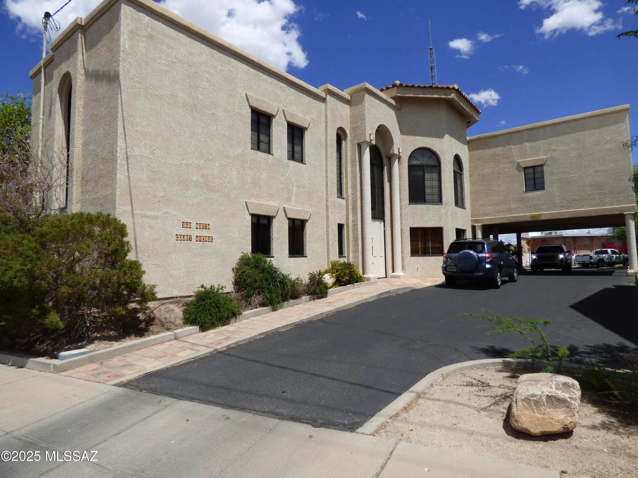 360 Court Avenue - Photo 1