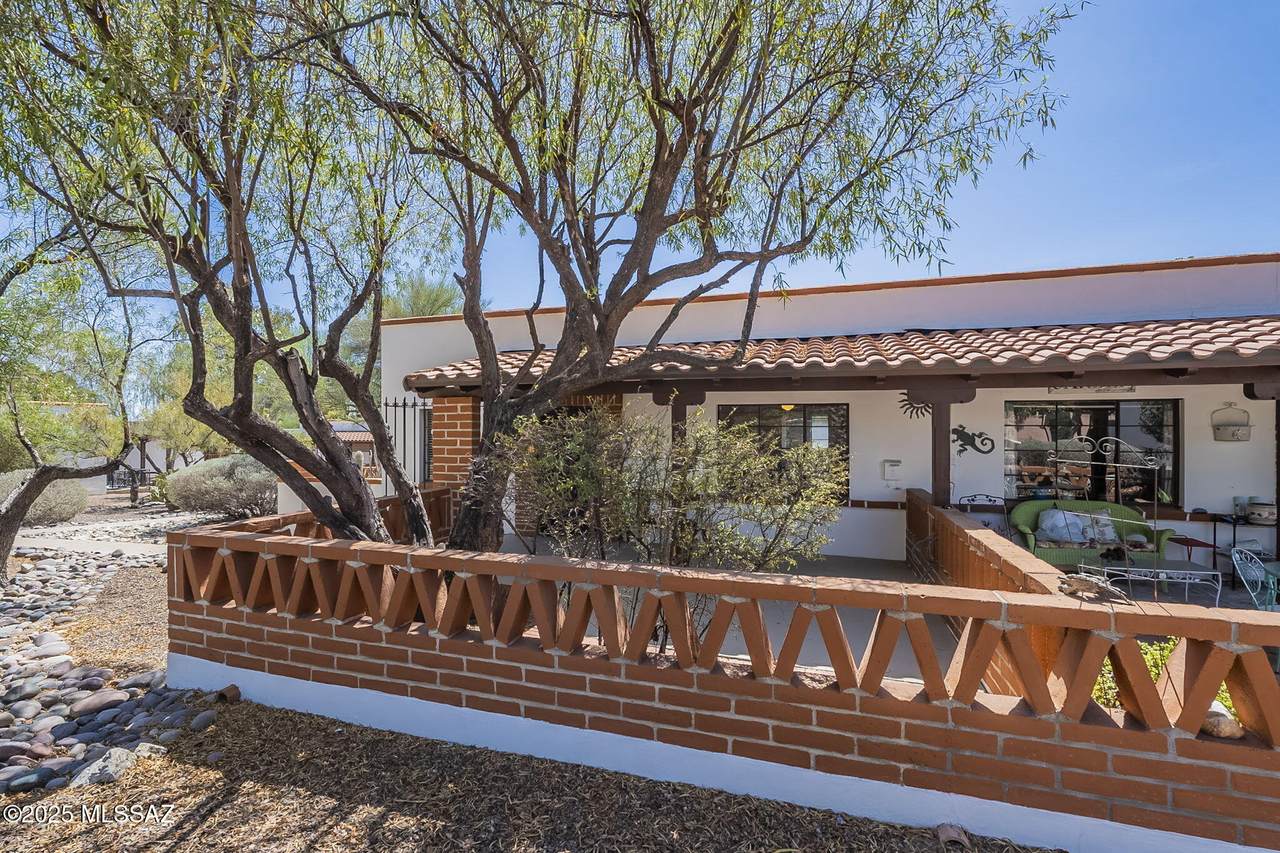 221 Paseo Tierra - Photo 1