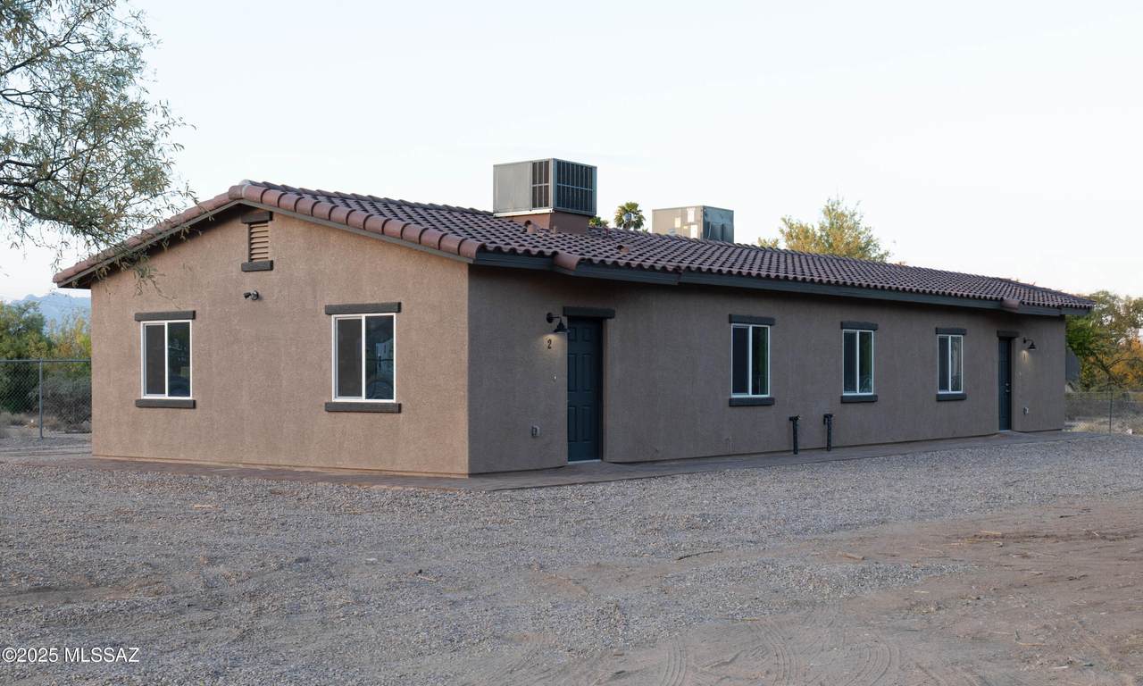 1625 Mountain View Avenue - Photo 1