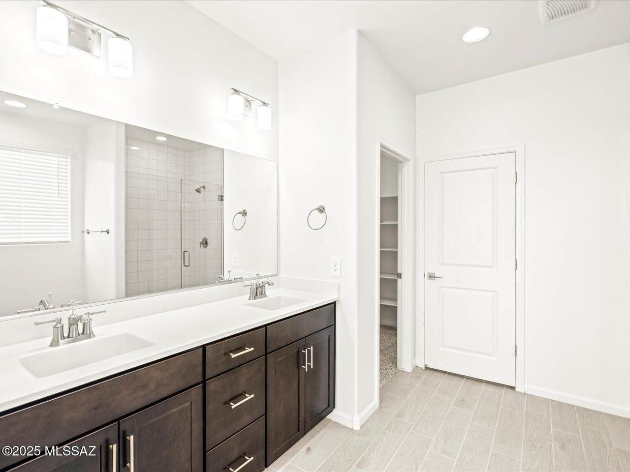 290 Papershells Place - Photo 1