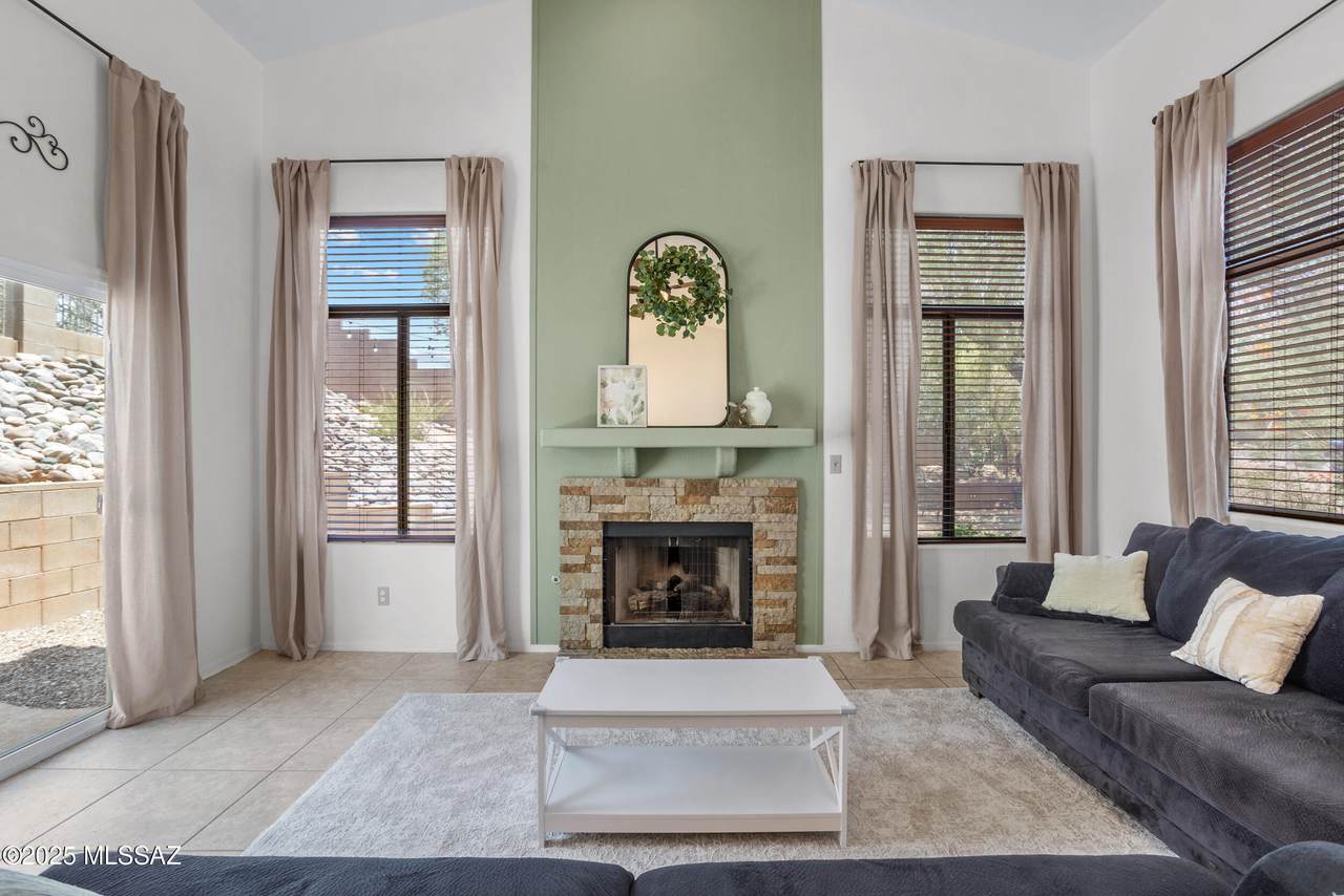 132 Nightfall Avenue - Photo 1