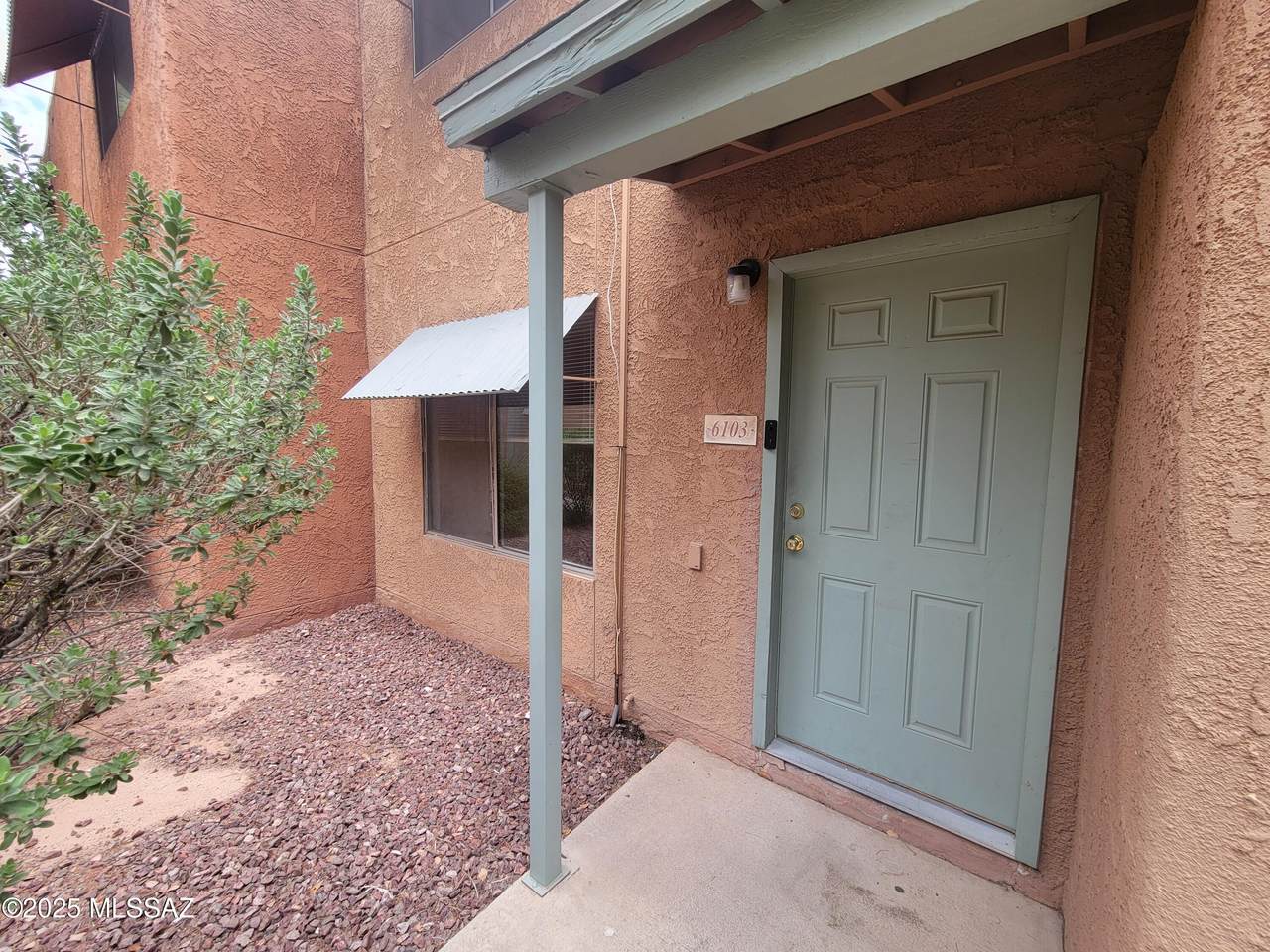 2950 Alvernon Way - Photo 1