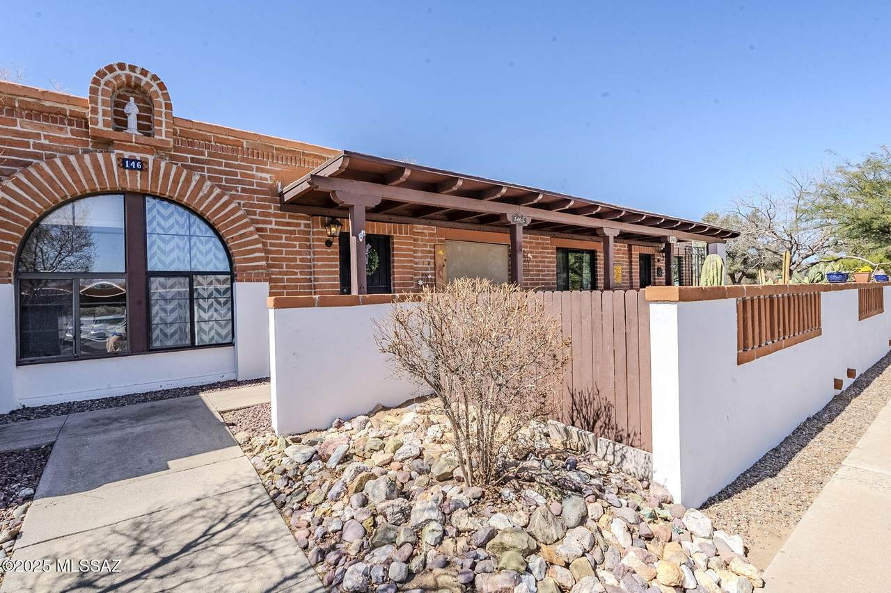 146 Paseo Tierra - Photo 1