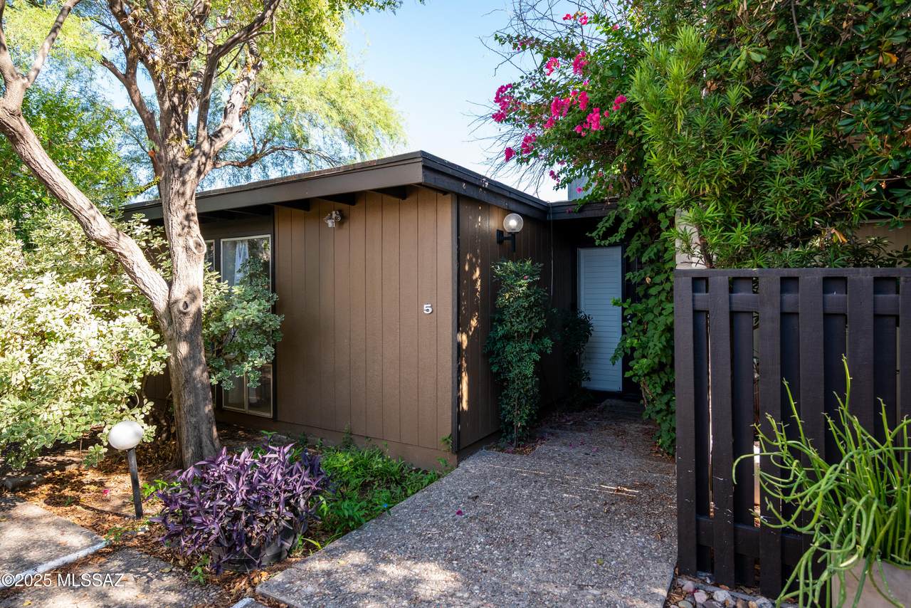 5701 Glenn Street - Photo 1