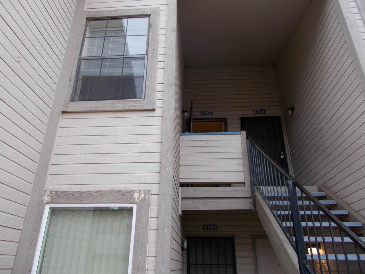 1707 Wood Bridge Court - Photo 1