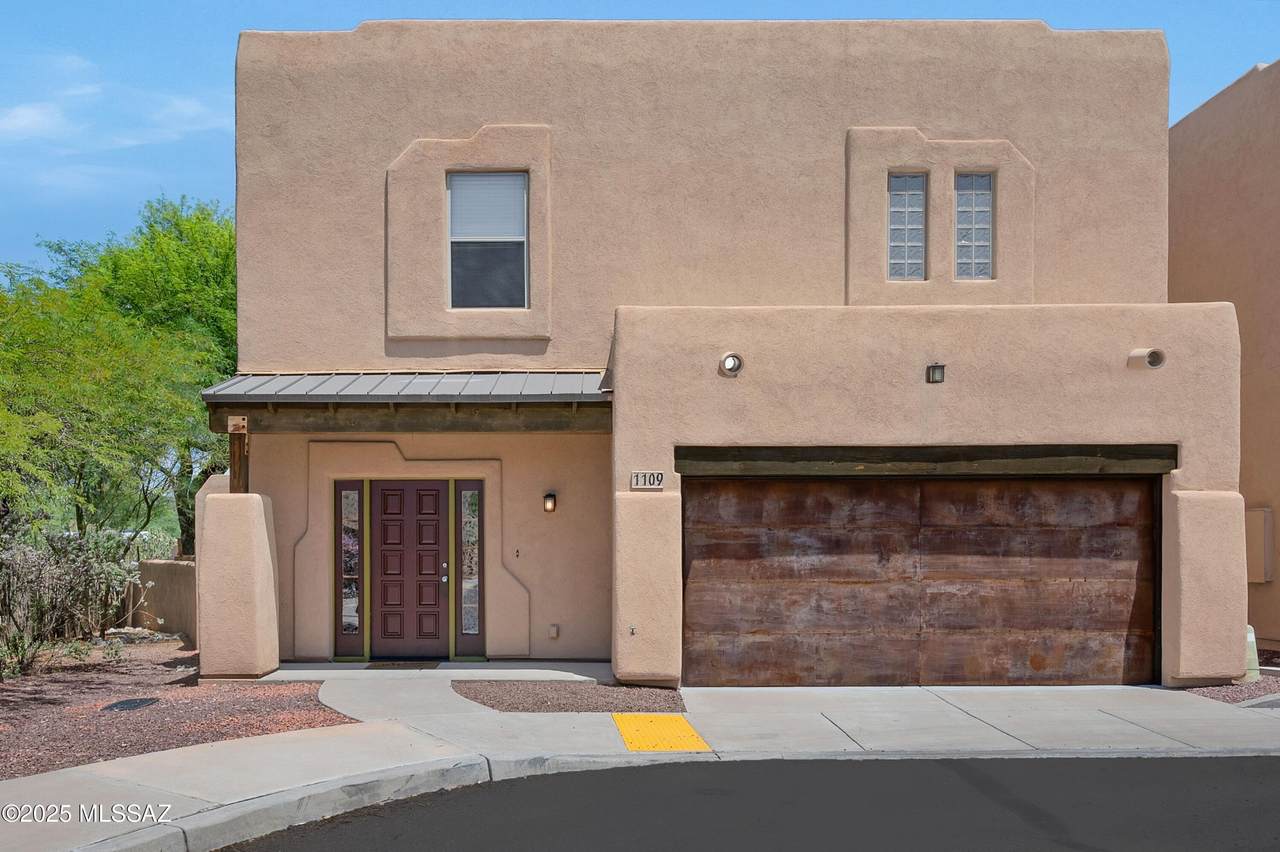 1109 Irwin Place - Photo 1