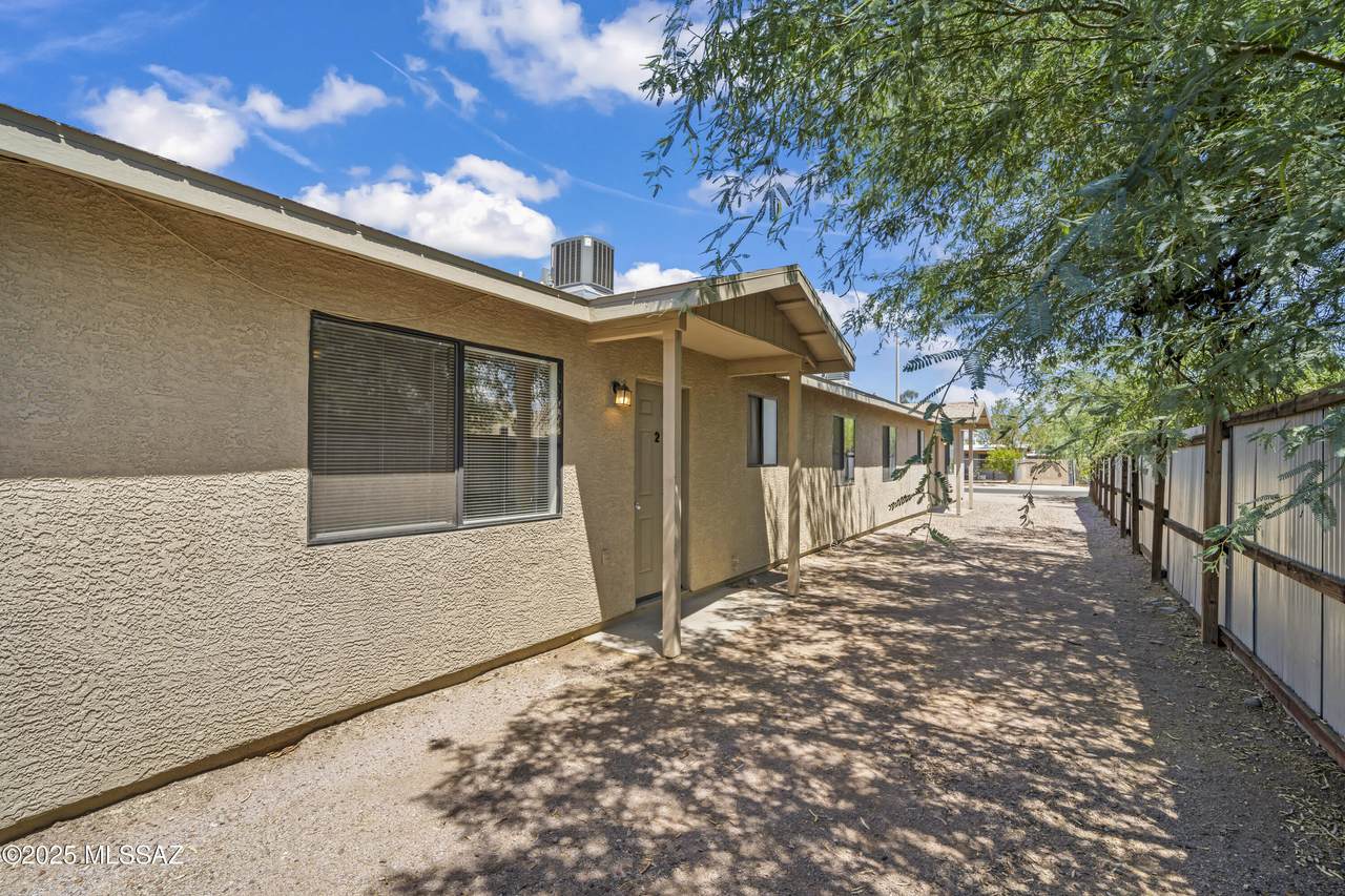 1107 Sonora Street - Photo 1
