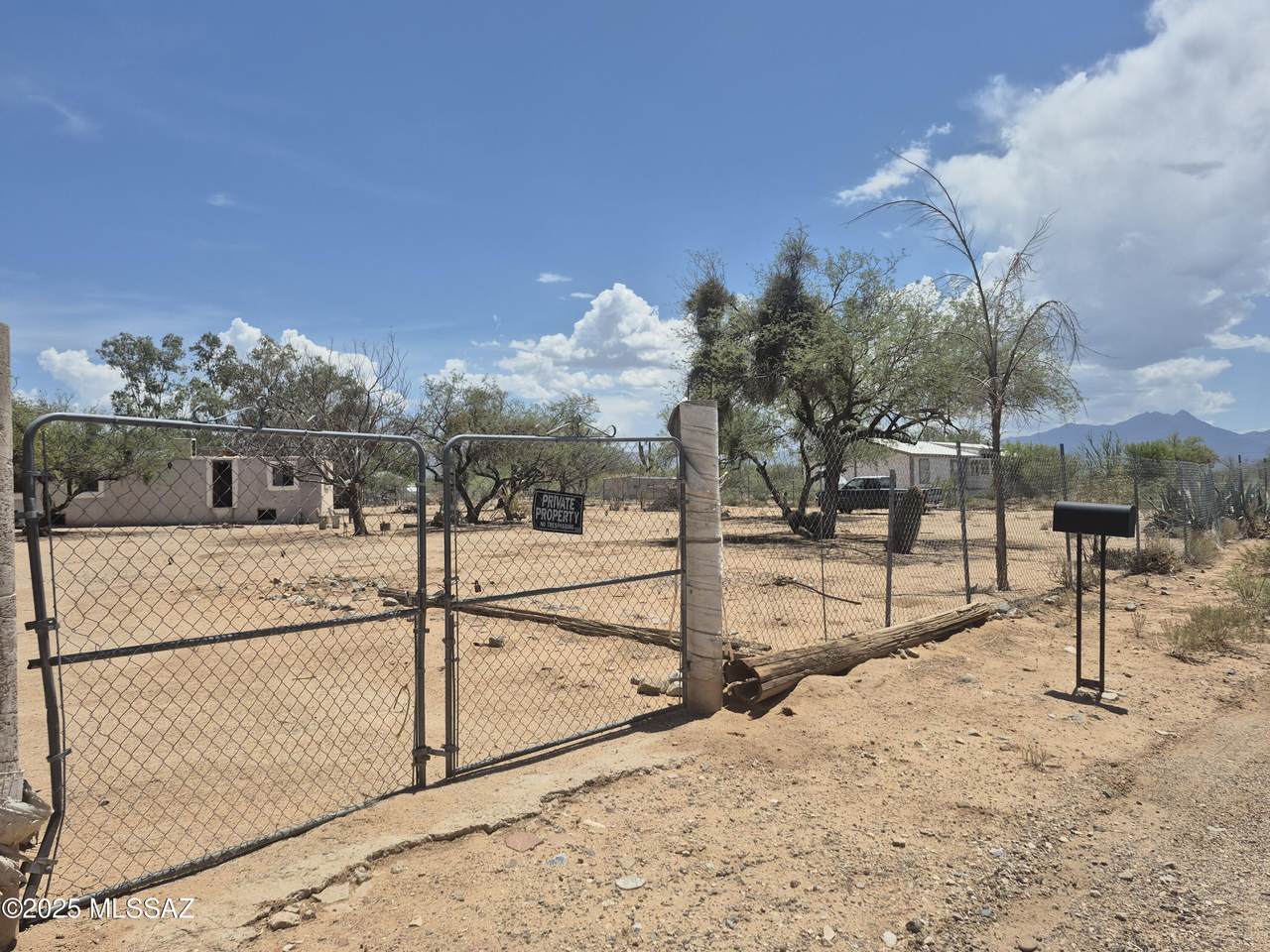 17221 Irving Avenue - Photo 1