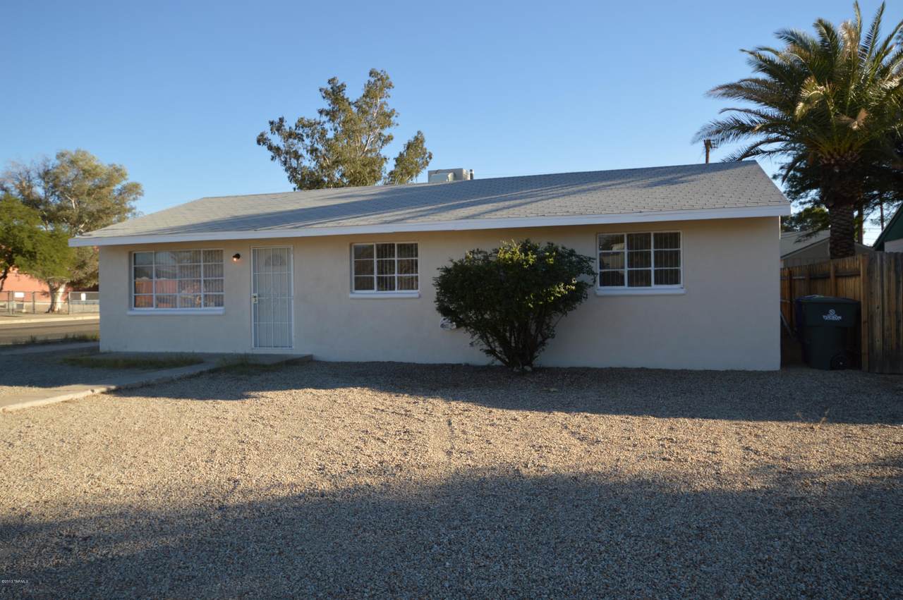 5056 Baker Street - Photo 1