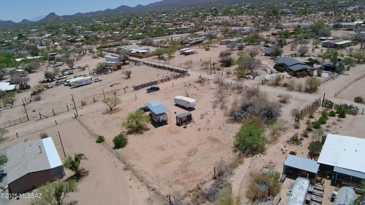 11891 Ina Road - Photo 1