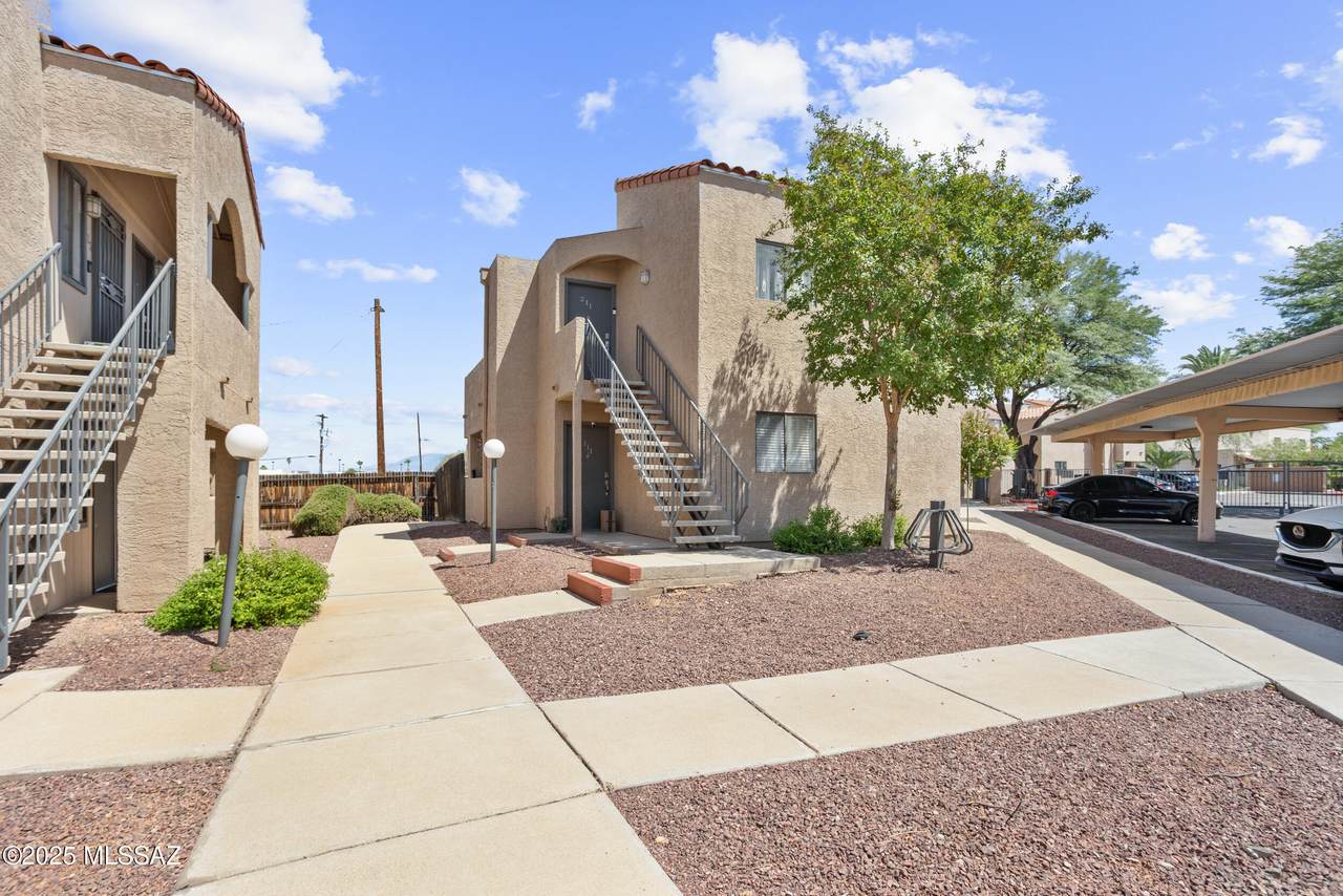 1745 Glenn Street - Photo 1